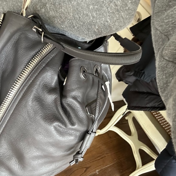 NWT Balenciaga charcoal grey bag comes with duster bag too - Picture 4 of 7